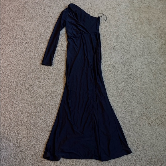 Fashion Nova - One Shoulder Maxi Dress with slit - Picture 1 of 2